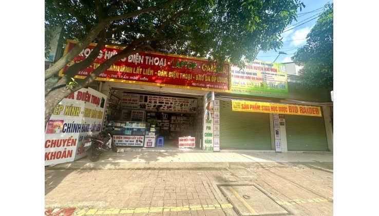 Bán Nhanh Đất Mặt Tiền Bà Triệu Hóc Môn 900m2 Nguồn Thu 60tr/th Chỉ 65 Tỷ